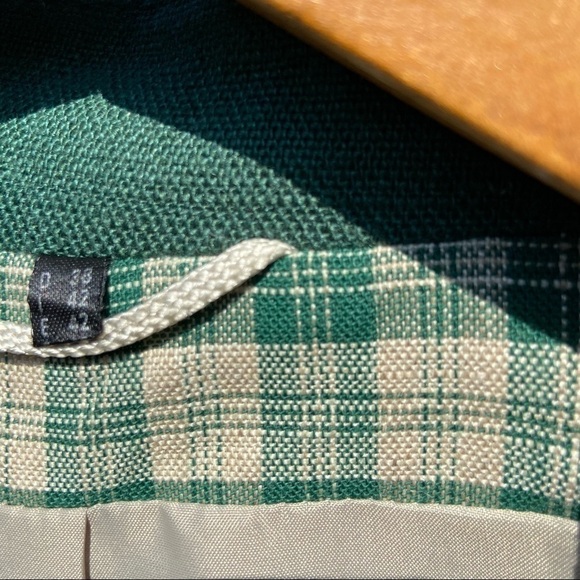 STYLISH jacket with piping and heart-shaped antler buttons. Statement piece. - Picture 5 of 8